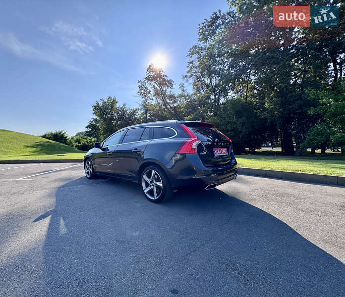 Универсал Volvo V60 2014 в Киеве