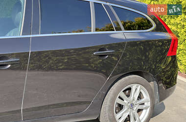 Универсал Volvo V60 2012 в 