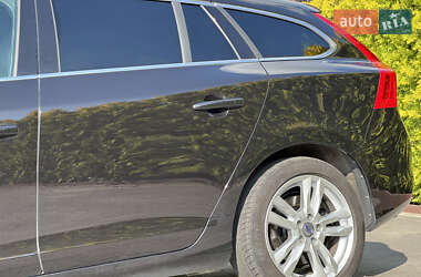 Универсал Volvo V60 2012 в 