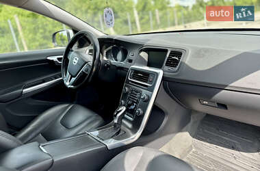 Универсал Volvo V60 2014 в 