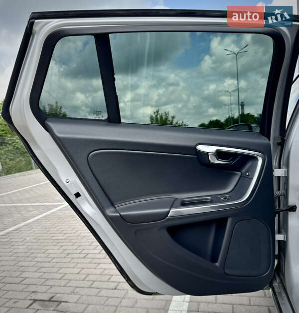 Универсал Volvo V60 2014 в Ровно