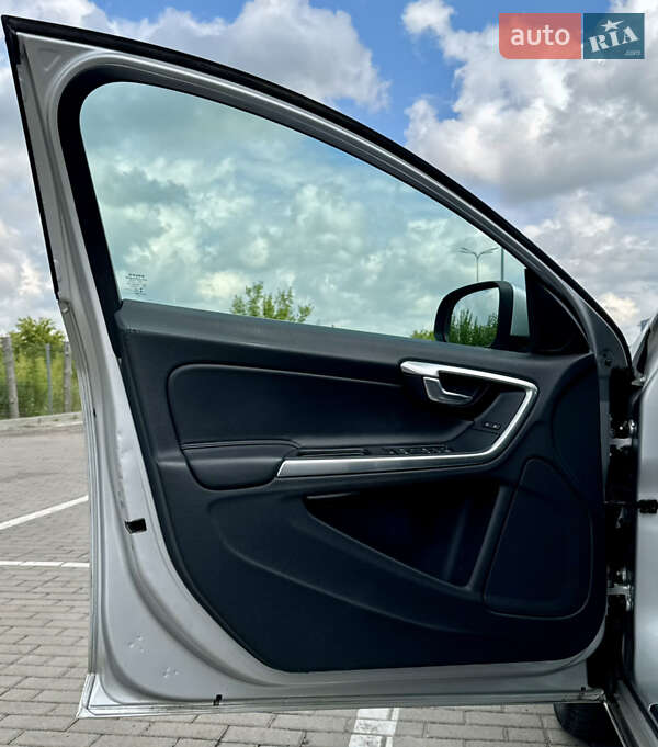 Универсал Volvo V60 2014 в Ровно