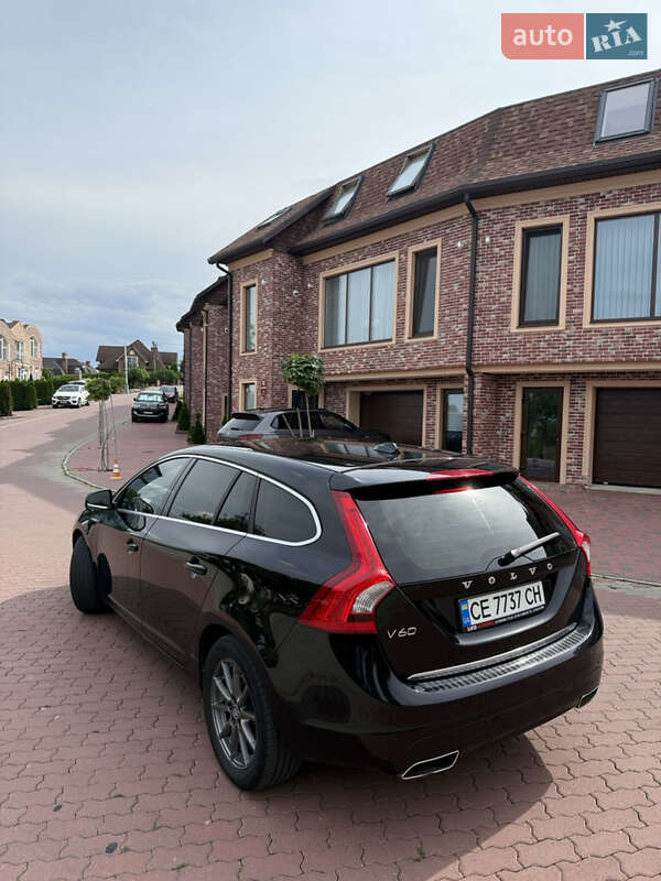 Універсал Volvo V60 2013 в Чернівцях