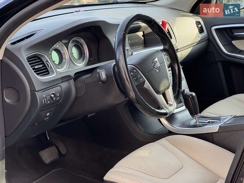 Универсал Volvo V60 2010 в Стрые