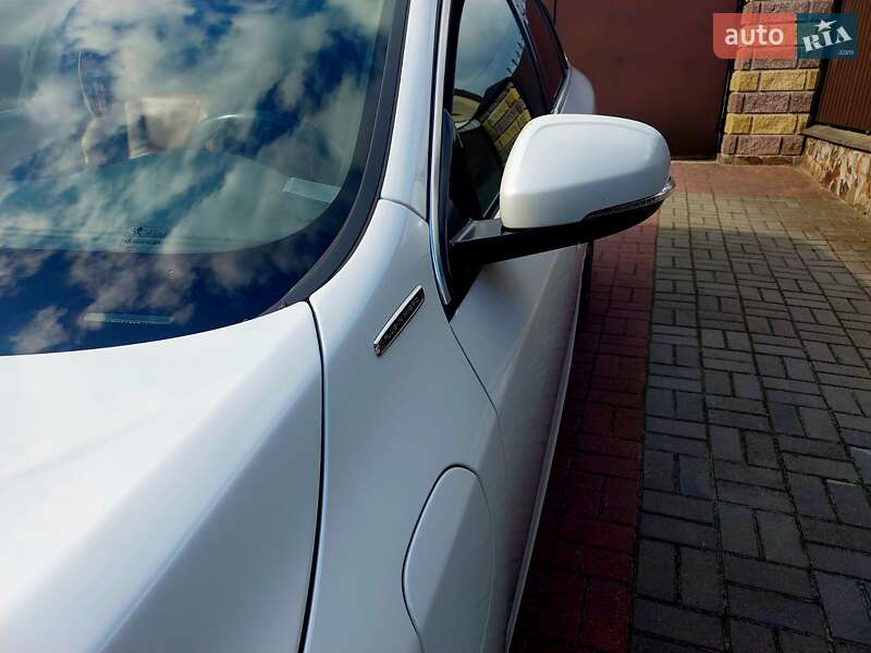 Універсал Volvo V60 2014 в Бродах