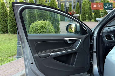 Универсал Volvo V60 2012 в 