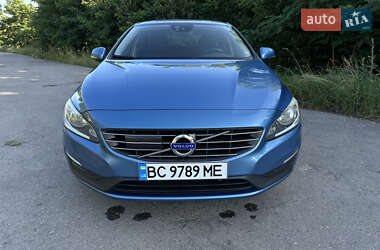 Универсал Volvo V60 2015 в 