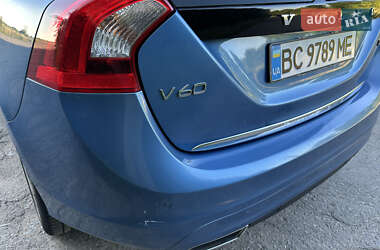 Универсал Volvo V60 2015 в 