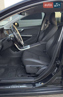 Универсал Volvo V60 2010 в 
