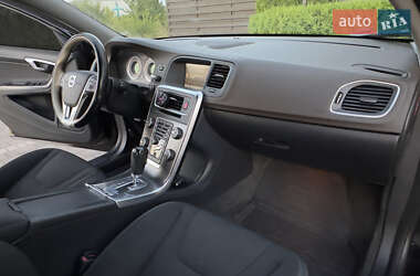 Универсал Volvo V60 2010 в 