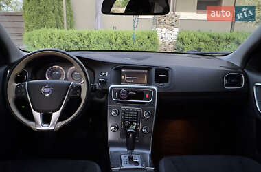 Универсал Volvo V60 2010 в 