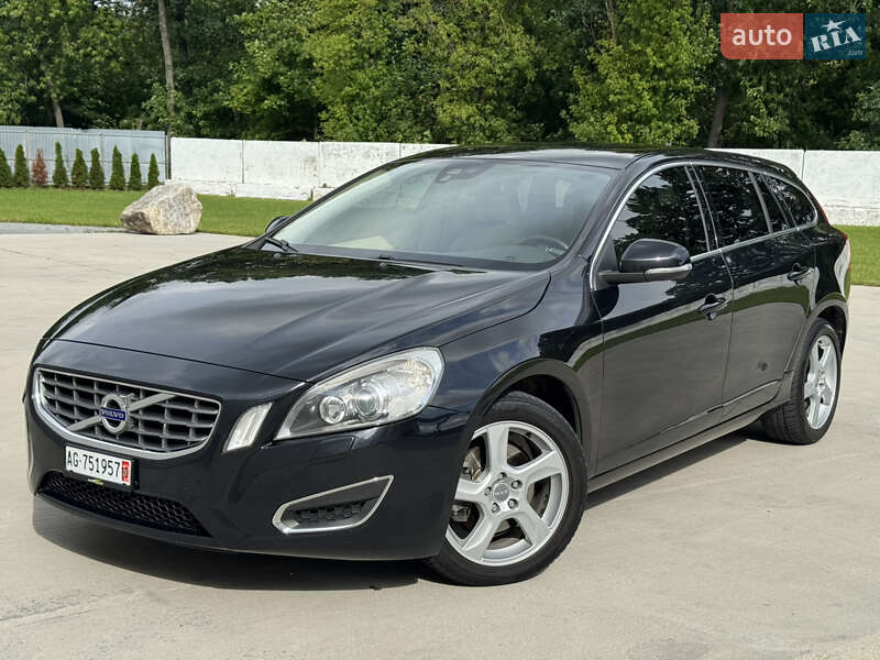 Универсал Volvo V60 2012 в 