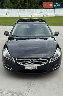 Универсал Volvo V60 2012 в 