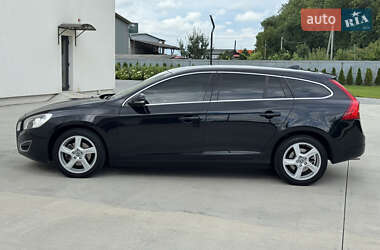 Универсал Volvo V60 2012 в 