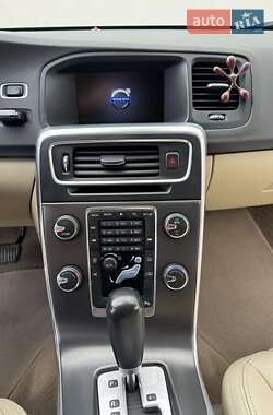 Универсал Volvo V60 2012 в 