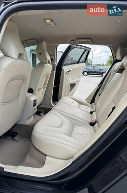 Универсал Volvo V60 2012 в 