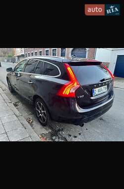 Универсал Volvo V60 2014 в 