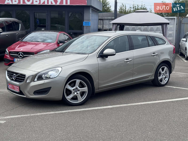Универсал Volvo V60 2012 в Киеве