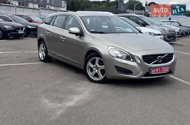 Универсал Volvo V60 2012 в 