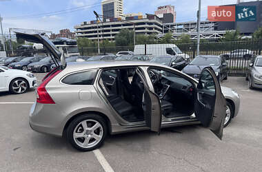 Универсал Volvo V60 2012 в 