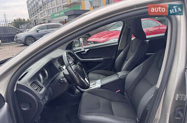 Универсал Volvo V60 2012 в 