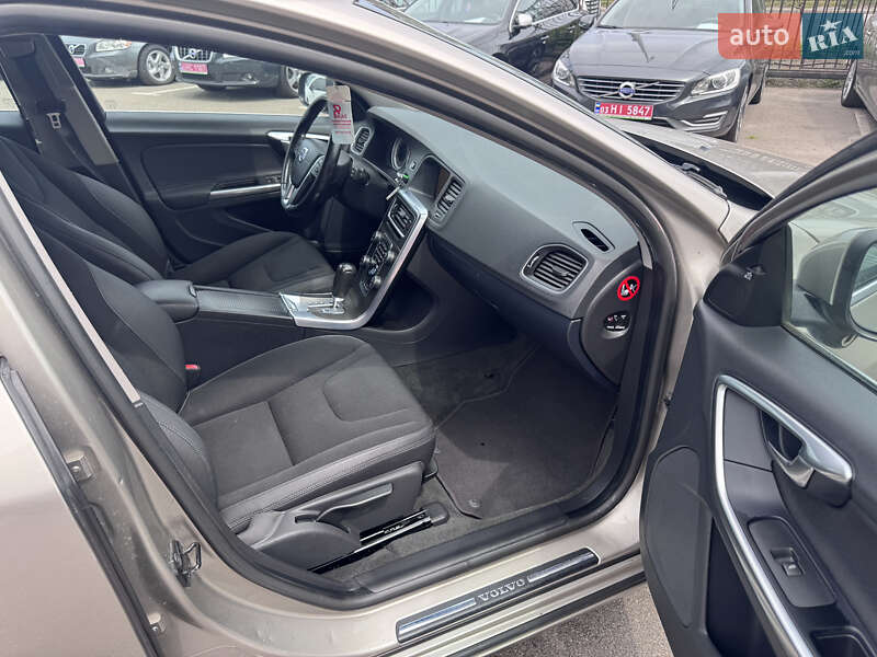 Универсал Volvo V60 2012 в Киеве