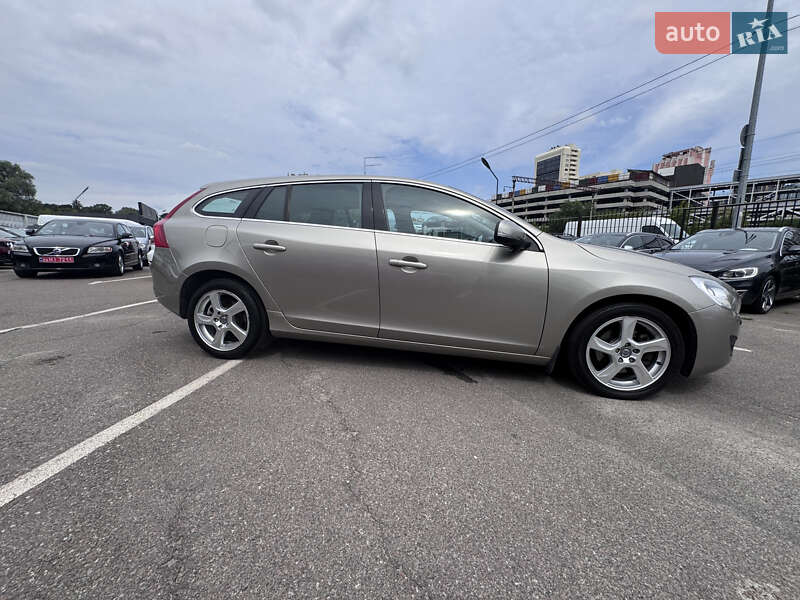 Универсал Volvo V60 2012 в Киеве