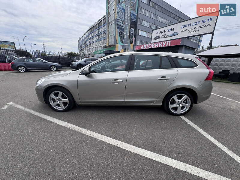 Универсал Volvo V60 2012 в Киеве