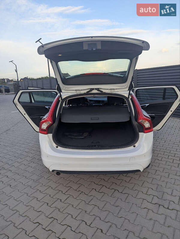 Универсал Volvo V60 2016 в Радехове