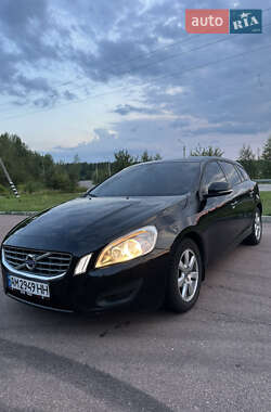 Универсал Volvo V60 2011 в 