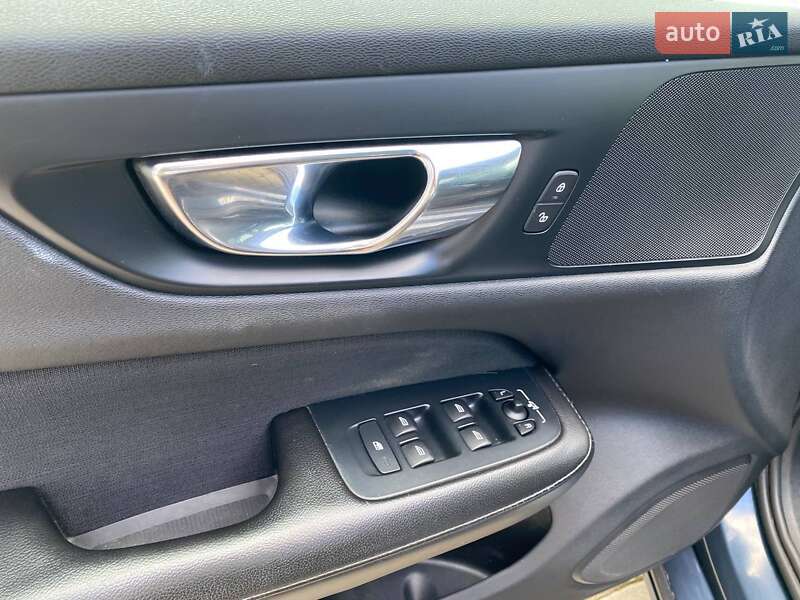 Универсал Volvo V60 2019 в Львове