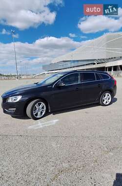 Универсал Volvo V60 2014 в 