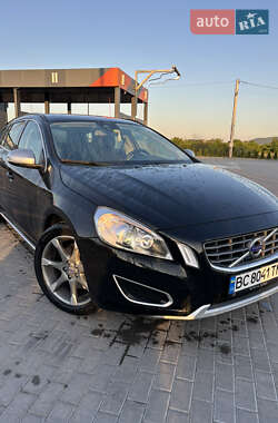 Универсал Volvo V60 2012 в 