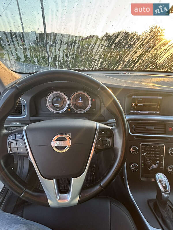 Универсал Volvo V60 2012 в Золочеве