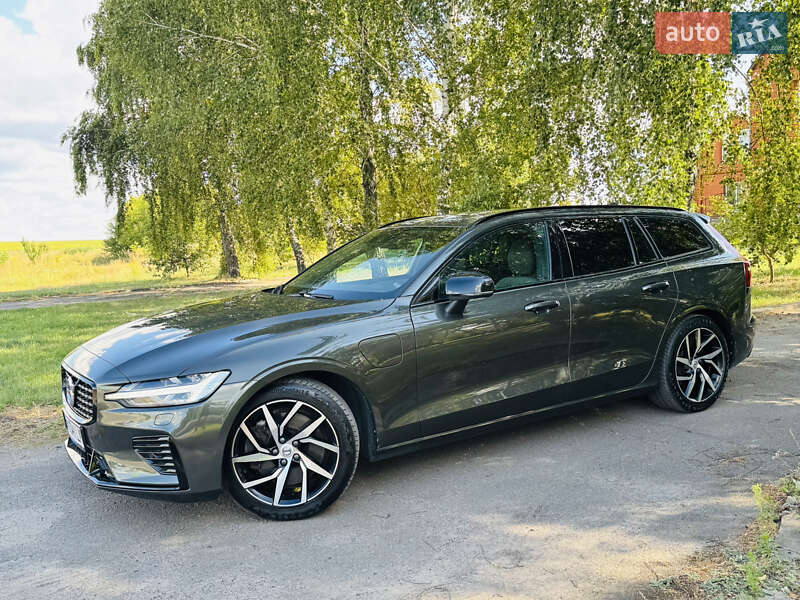 Универсал Volvo V60 2022 в Лохвице