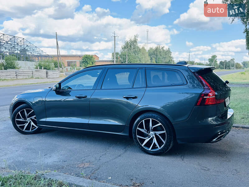 Универсал Volvo V60 2022 в Лохвице