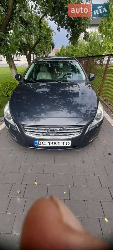 Универсал Volvo V60 2013 в 