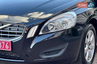 Универсал Volvo V60 2012 в 