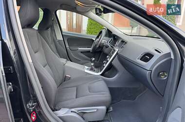 Универсал Volvo V60 2012 в 