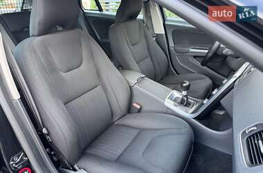 Универсал Volvo V60 2012 в 