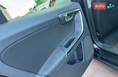 Универсал Volvo V60 2012 в 