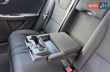 Универсал Volvo V60 2012 в 
