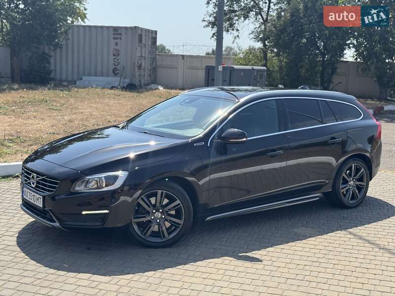 Универсал Volvo V60 2013 в 