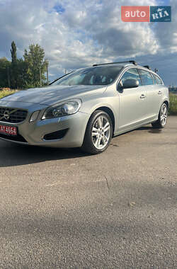 Универсал Volvo V60 2012 в 
