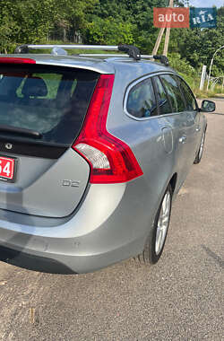 Универсал Volvo V60 2012 в 