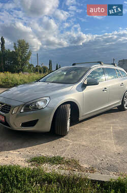 Универсал Volvo V60 2012 в 