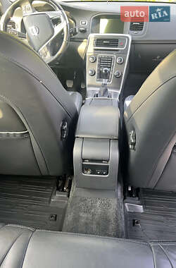 Универсал Volvo V60 2012 в 
