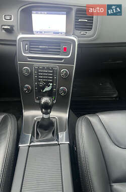Универсал Volvo V60 2012 в 