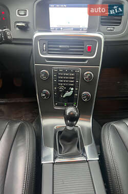 Универсал Volvo V60 2012 в 