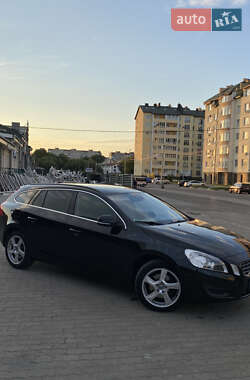 Универсал Volvo V60 2011 в 